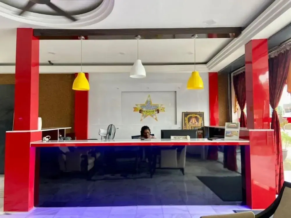 Royals Star Hotel