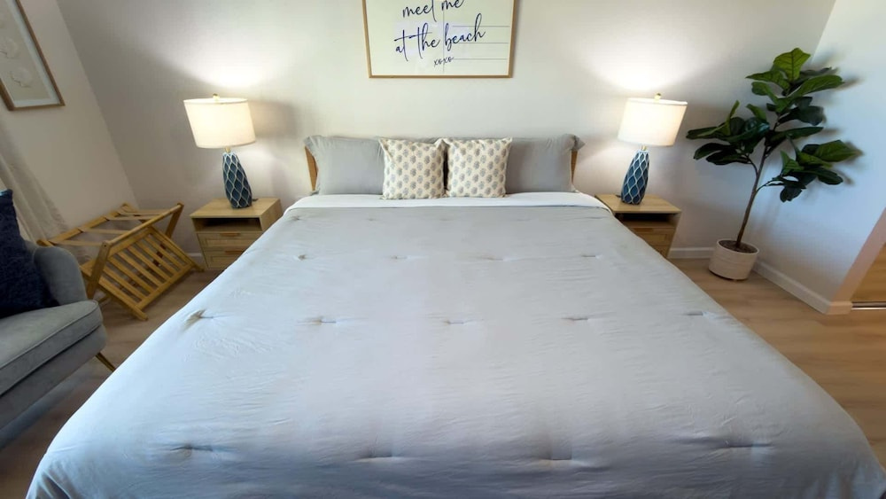 Saida 3603 - 6 Floor Gulf-front Remodel - Sleeps 8 2 Bedroom Apts