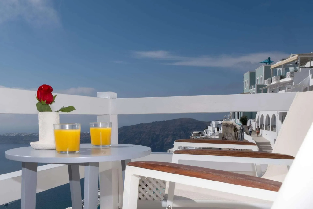 Anemos Cave Suites