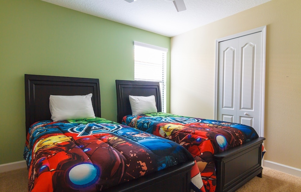 1472rf-the Retreat At Champions Gate 6 Bedroom Home by RedAwning