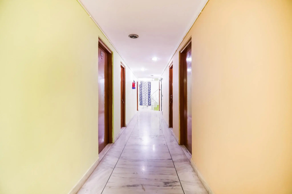 OYO 66940 New Delhi Grand