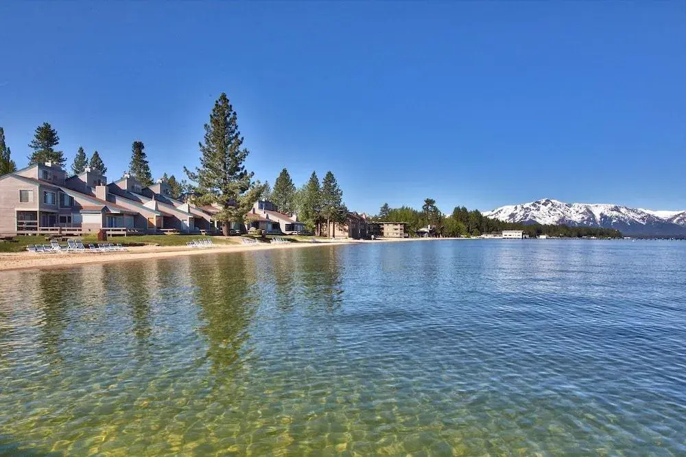 619 Lakefront