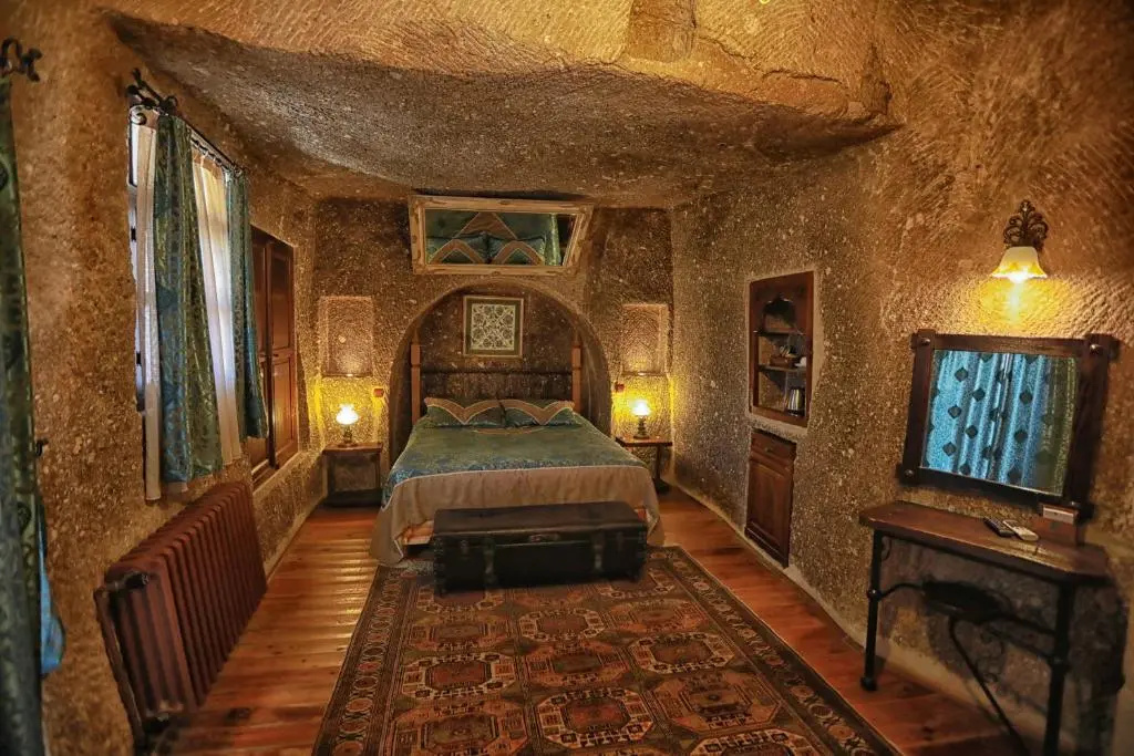 Travellers Cave Hotel