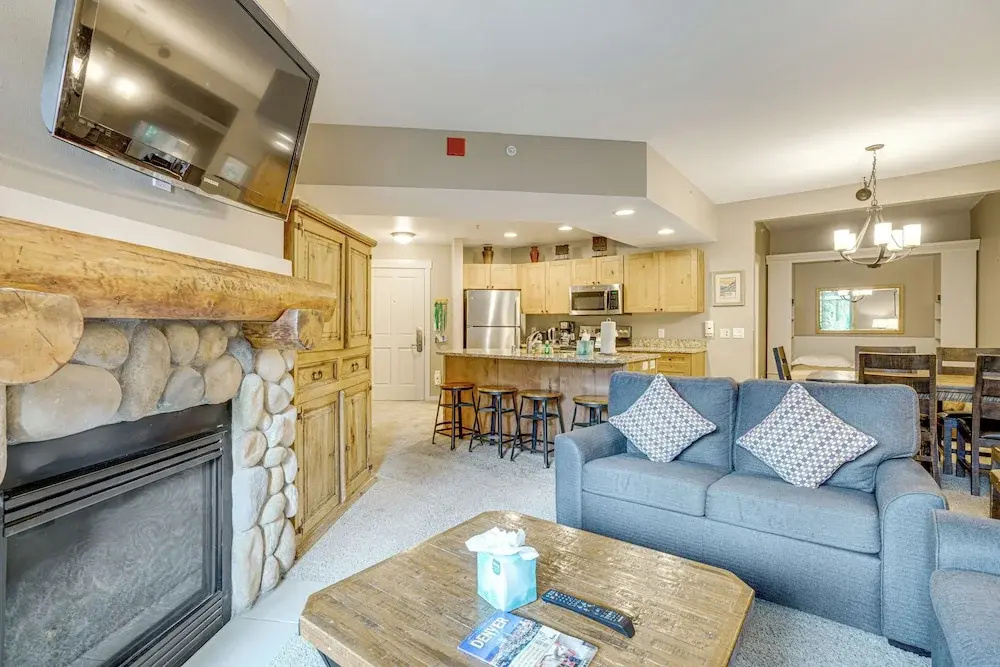 Walk to Lifts: Condo w/ Copper Mtn Views in Frisco