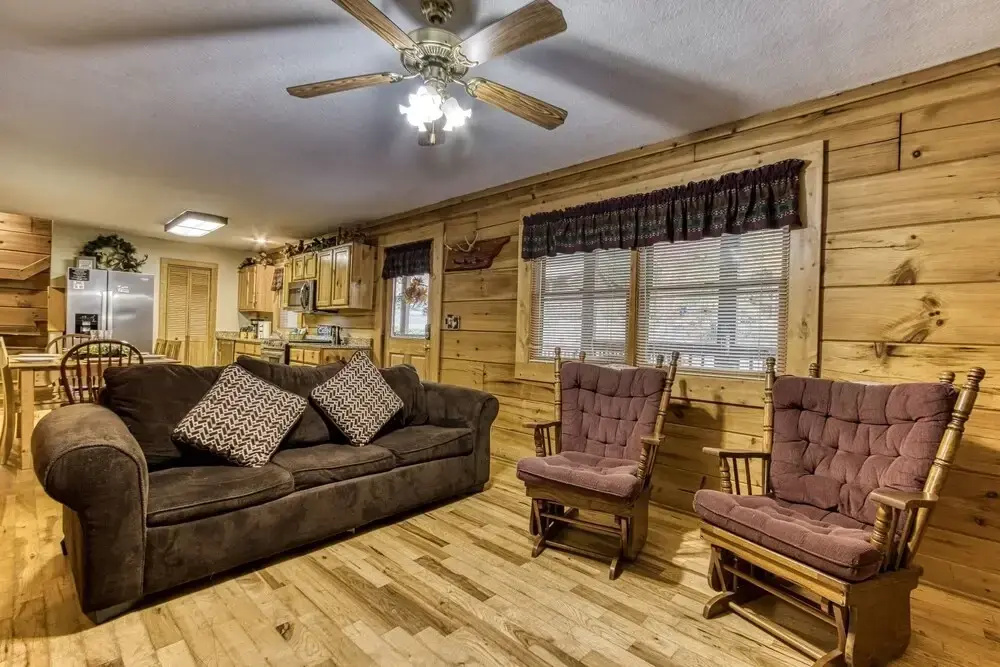 Er203 Living the Dream 4 Bedroom Cabin Close to Town by RedAwning