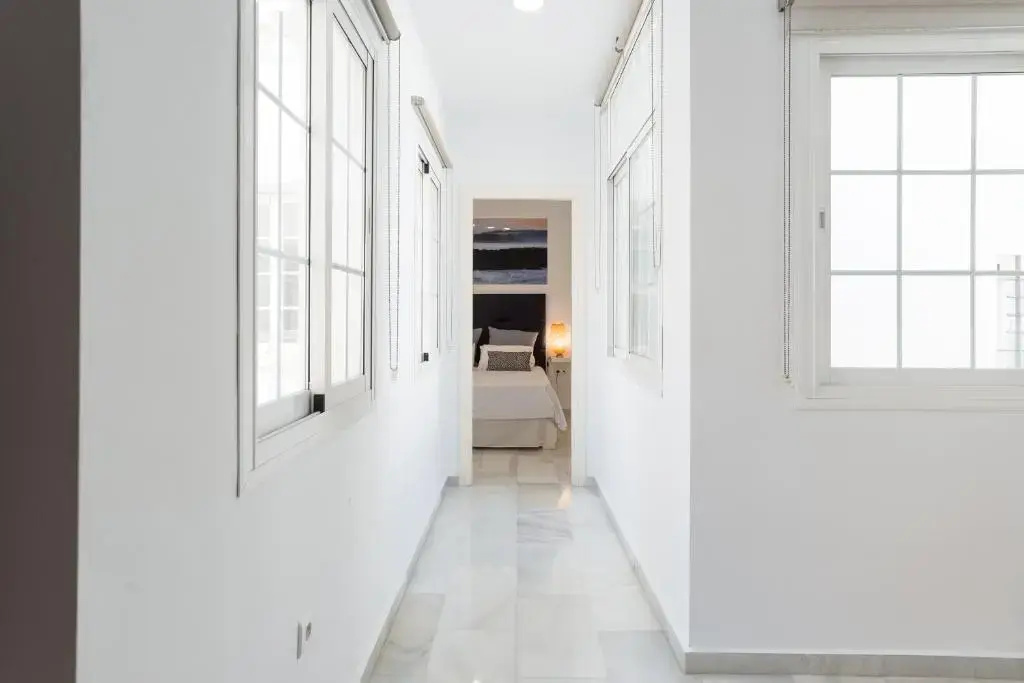 ML3C-Marble Penthouse-Prime location-High Ceilings
