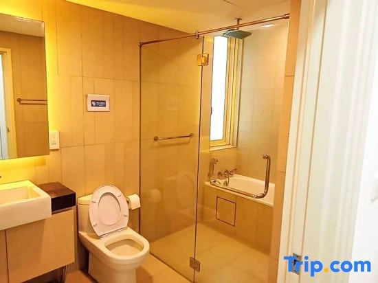 Legoland-5min Walk@ Happy Travel at Afiniti Residency 8Pax(max) with Bathtub