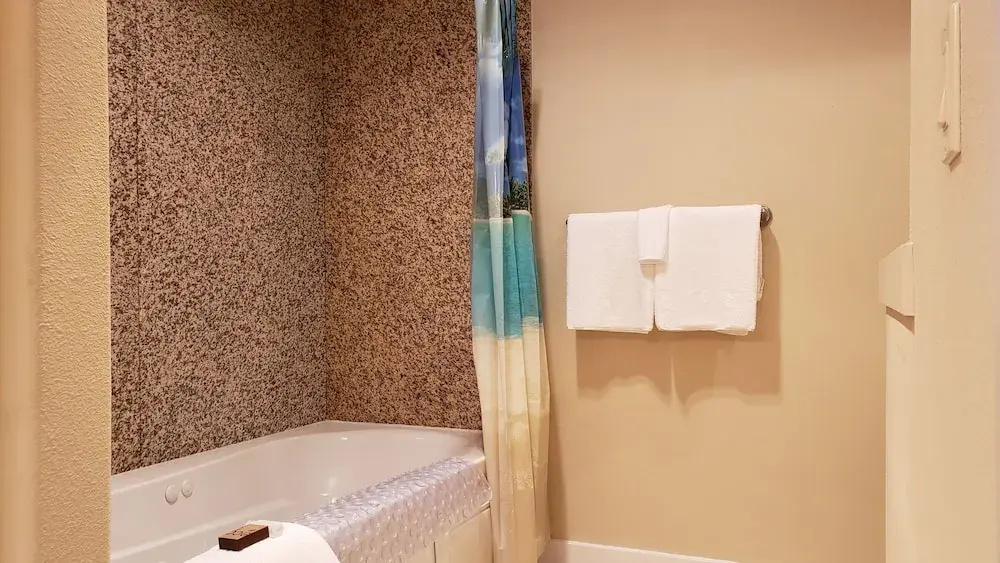 Riverview 2 Bedroom Condo