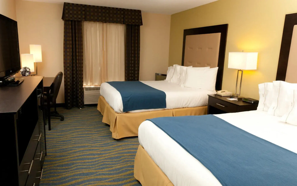 Holiday Inn Express Hotel & Suites Bloomington-Normal University Area by IHG