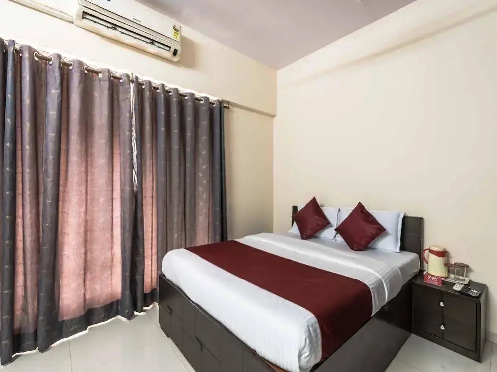 OYO Apartments BKC Kalanagar