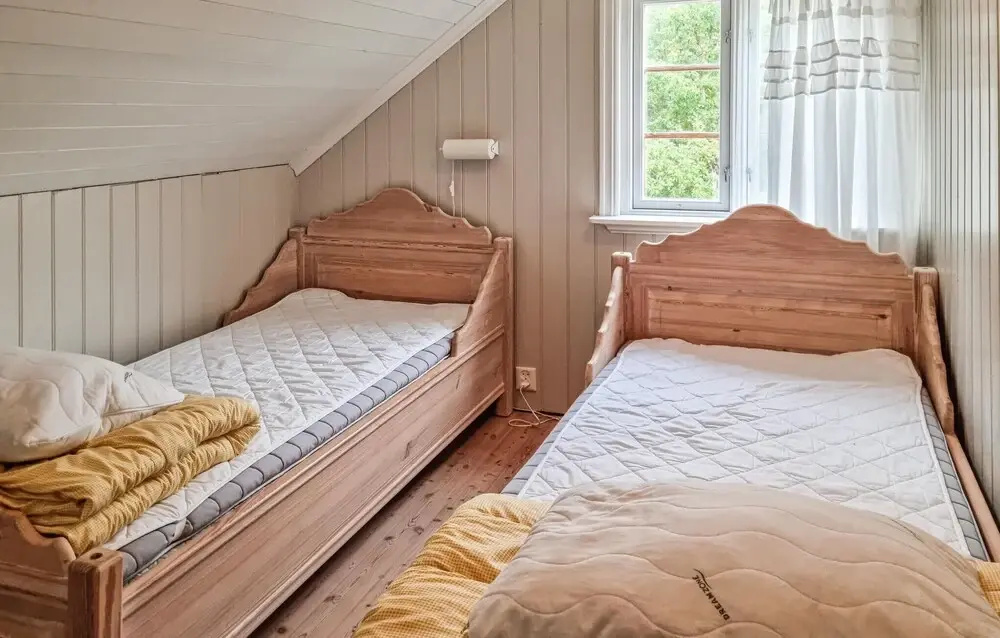4 Bedroom Beautiful Home In Farsund