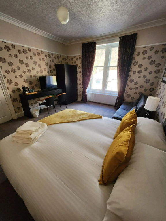 Kings Knoll Hotel