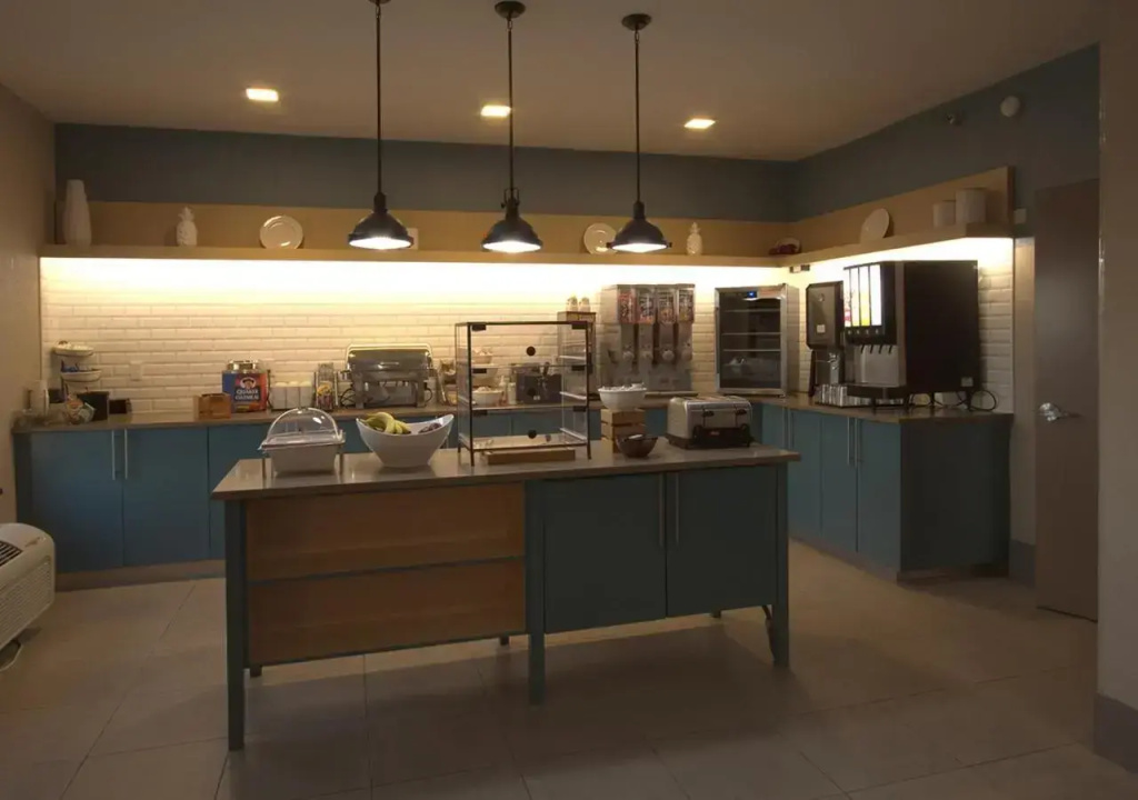 Country Inn & Suites by Radisson, Moline Airport
