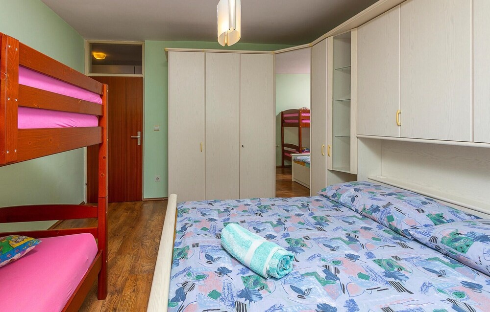 Amazing Apartment in Porec With Wifi and 2 Bedrooms