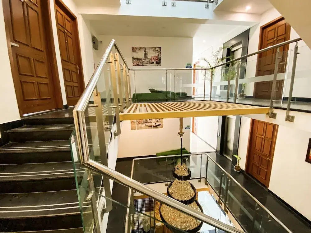 Sky Suites Huda City Center