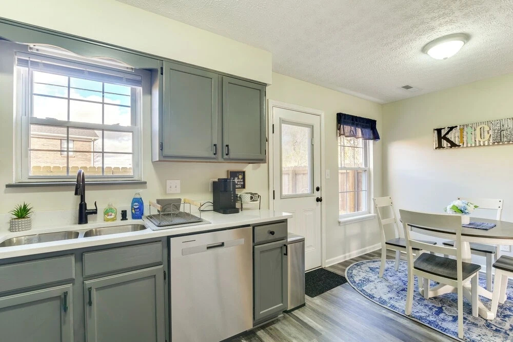 Bowling Green Townhome: 4 Mi to Lost River Cave!