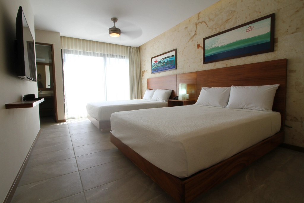 Grand Fifty Suites