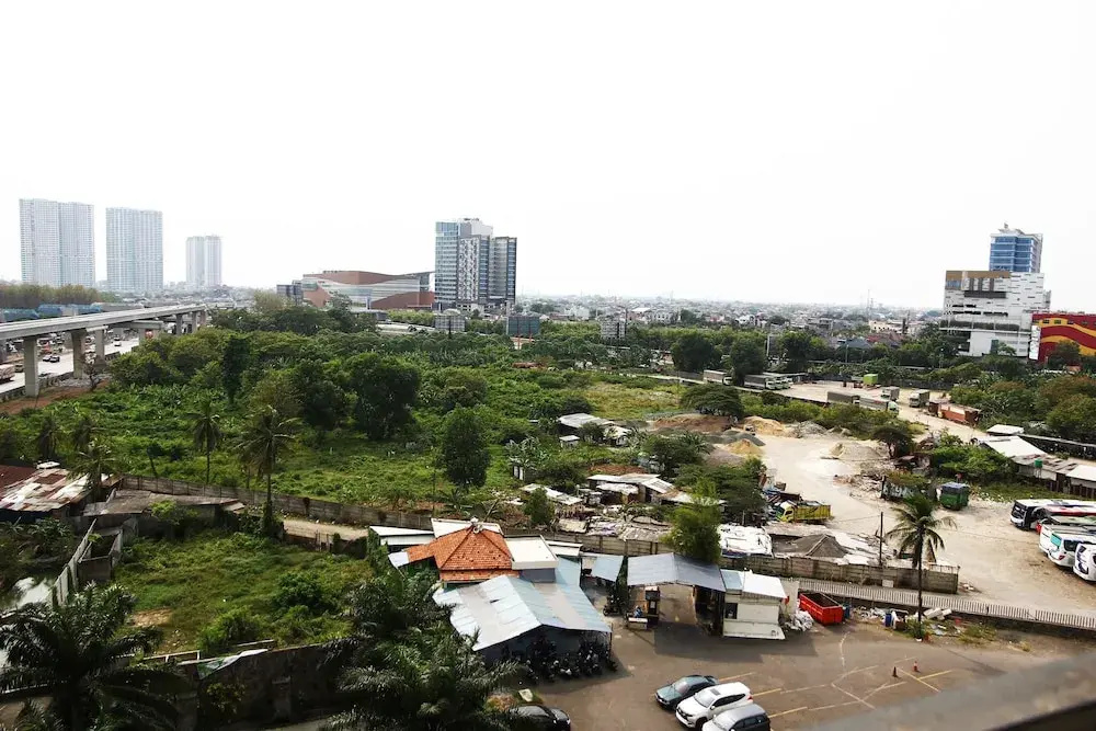 Pool View 2BR Mutiara Bekasi Apartment