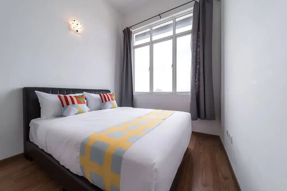 Oyo Home 1086 Vibrant 2Br Vue Residence