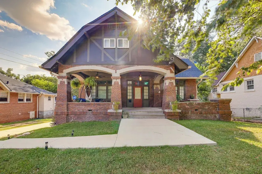 1 Mi to Dtwn: Welcoming Macon Home w/ Yard