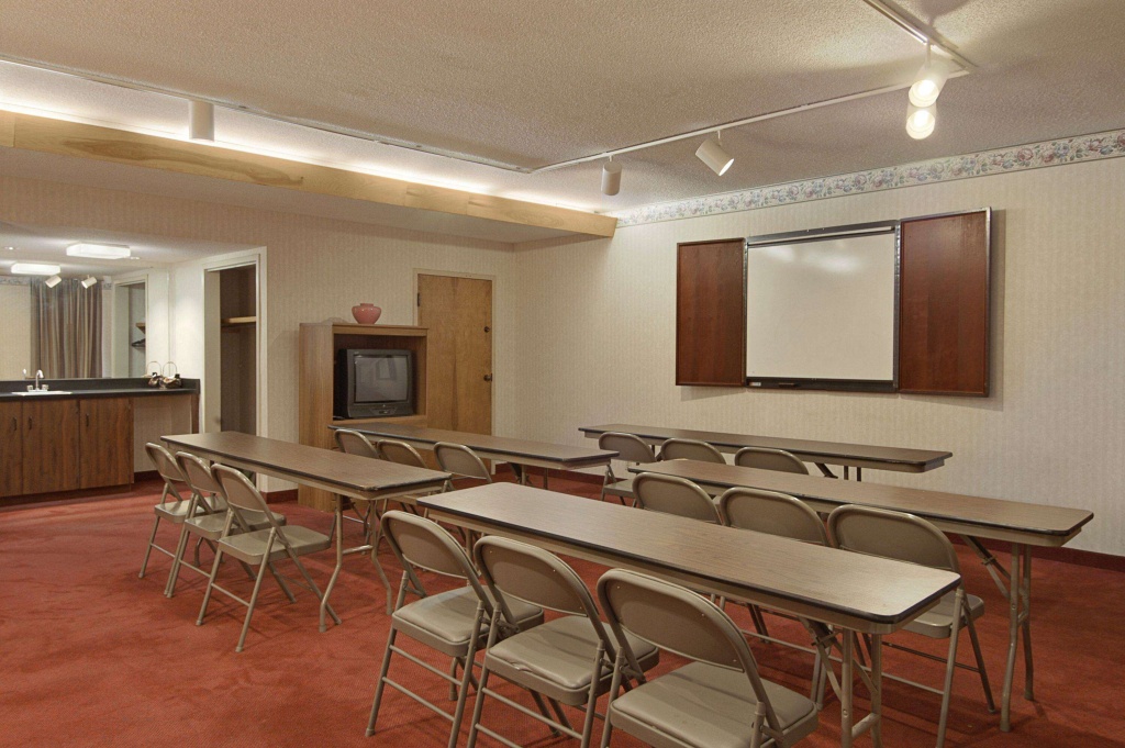 Days Inn by Wyndham Clinton - Laurens I-26