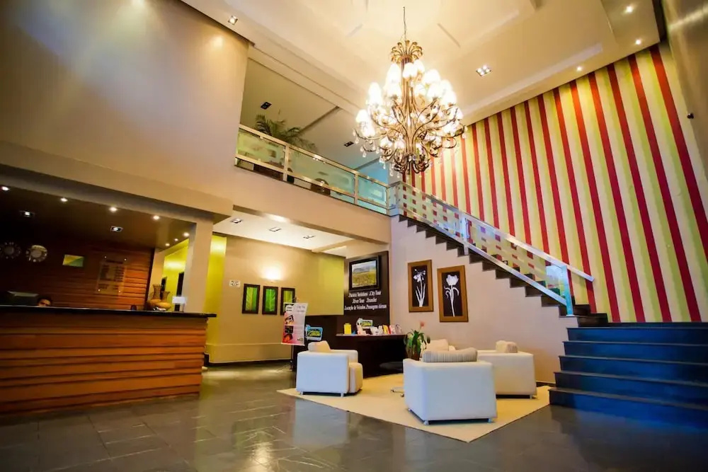 Aipana Plaza Hotel