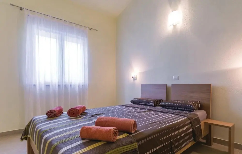Gorgeous Home In Medulin With Kitchen