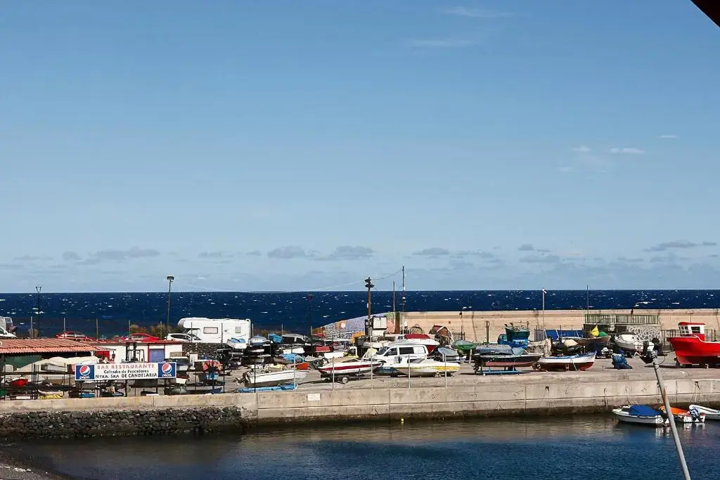 Apartamento Frente Al Puerto de Candelaria a 20 Metros de la Playa.