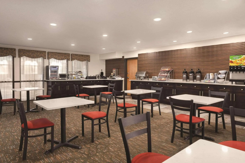 Holiday Inn Express Auburn - Touring Drive