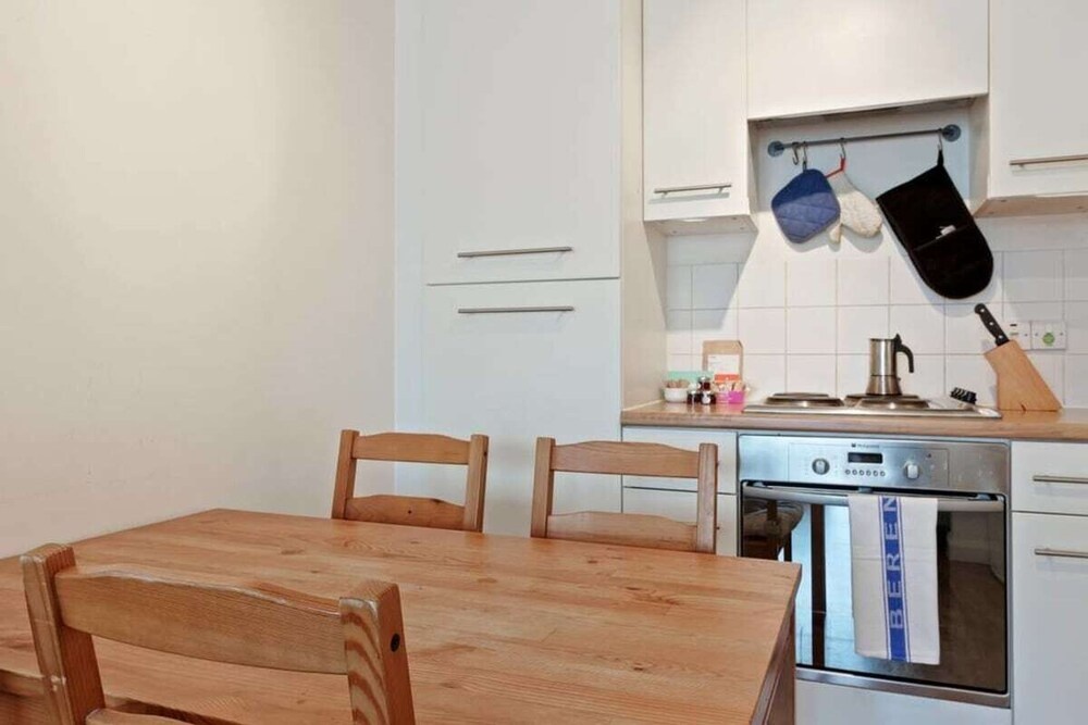Spacious 2bdr Apt for 4p, Near Trendy Hackney