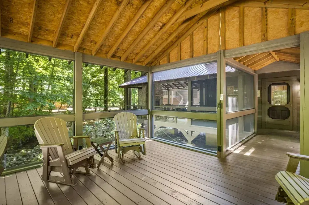 River Lodge 5 Bedroom Home by Redawning