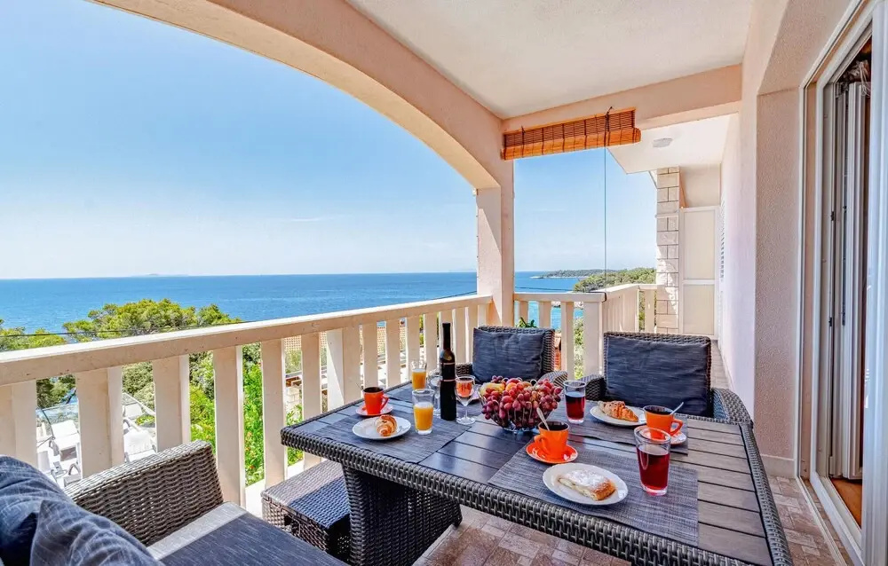 Beautiful Home in Prizba With Wifi, 2 Bedrooms and Outdoor Swimming Pool