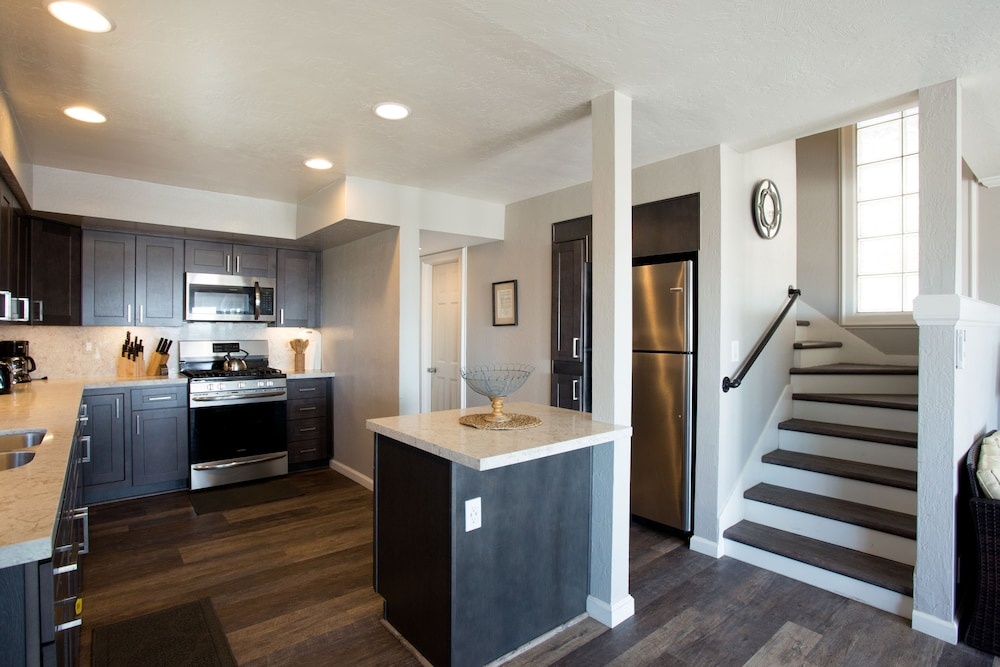 2314 W Ocean Front A Stala 2 Bedroom Duplex