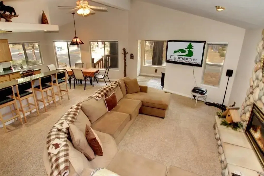 Golden Bear Lodge  1148gb 3 Bedroom Cabin
