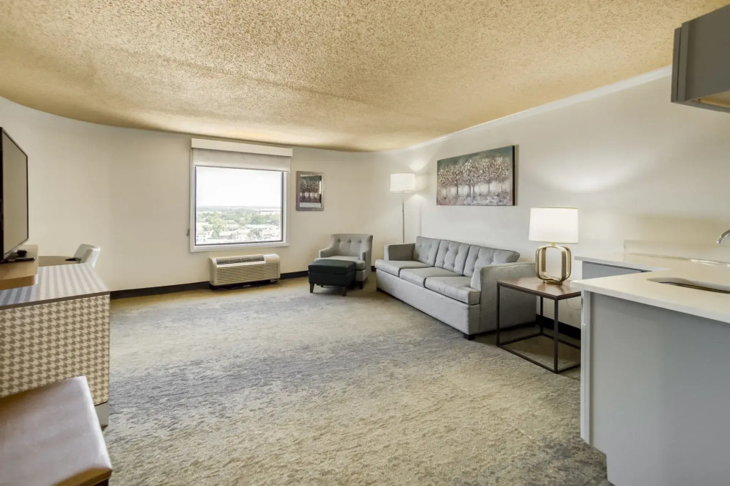 Holiday Inn Mobile Downtown Historic District by IHG