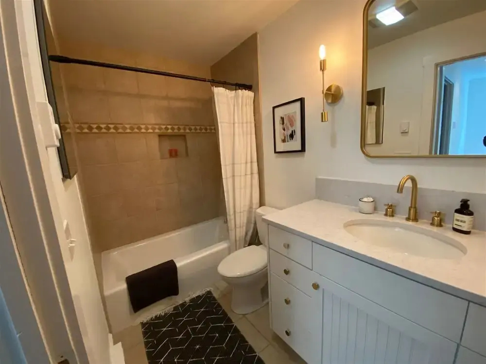 Andora Villa #123 Newly Remodeled 2 BR / 2Bath, Centrally Located, Close to Town Center