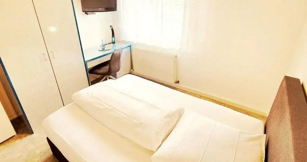 Cocco-Bello Smart Check-in Hotel
