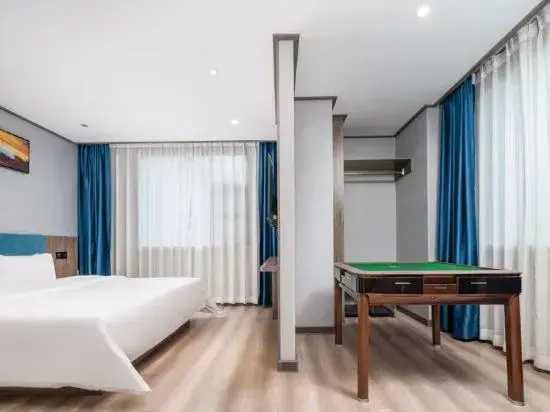 7Days Inn Hotel (Hebi Wanshanglong Building Materials City Railway Station)