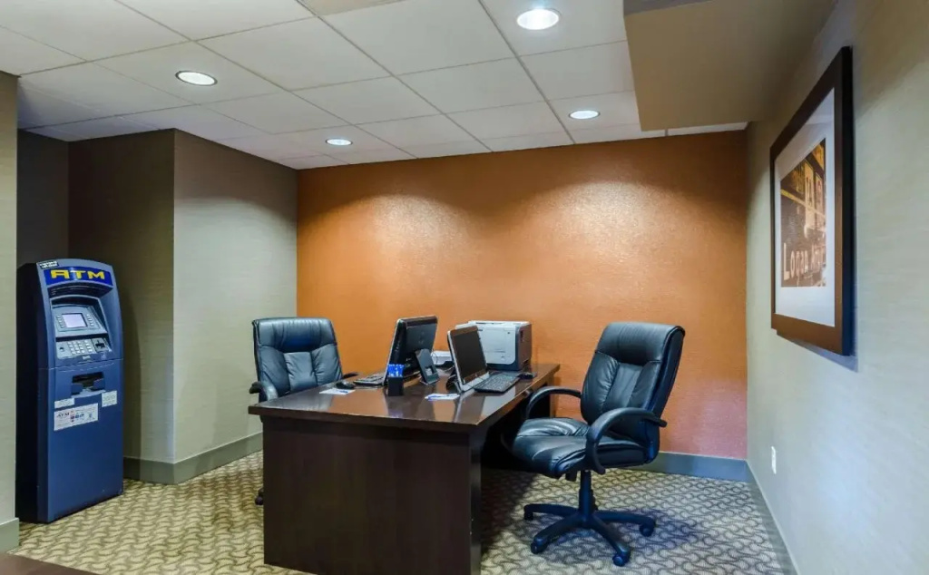 Comfort Inn & Suites Logan International Airport