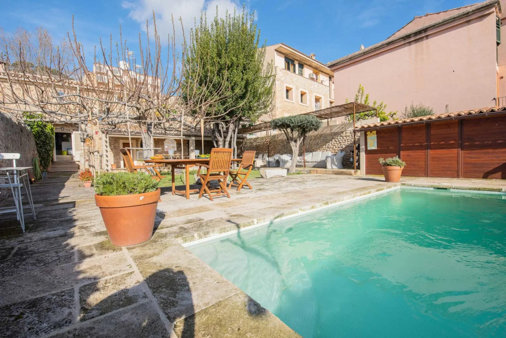 Pintor In Caimari With 3 Bedrooms And 2 Bathrooms