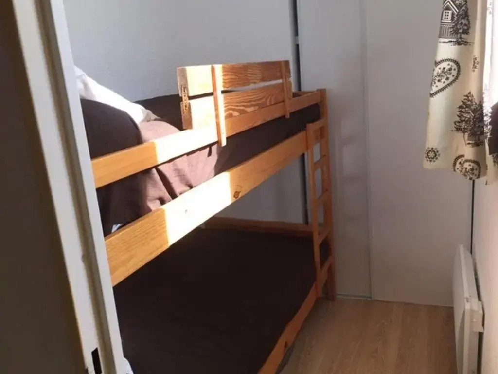 Appartement Enchastrayes, 1 pièce, 4 personnes - FR-1-165A-31