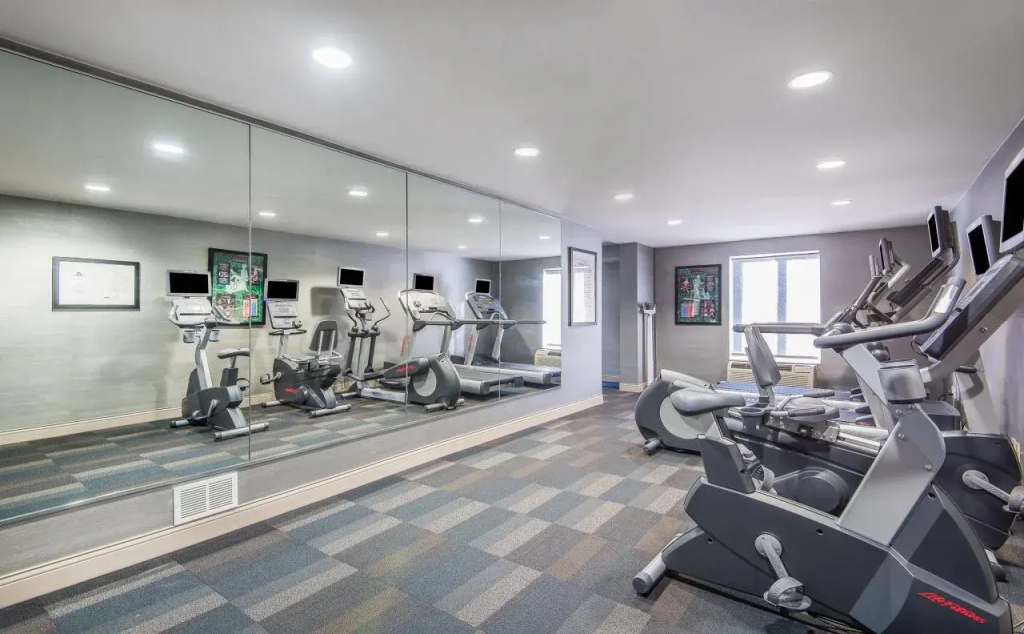Holiday Inn Express & Suites Philadelphia - Mt Laurel by IHG