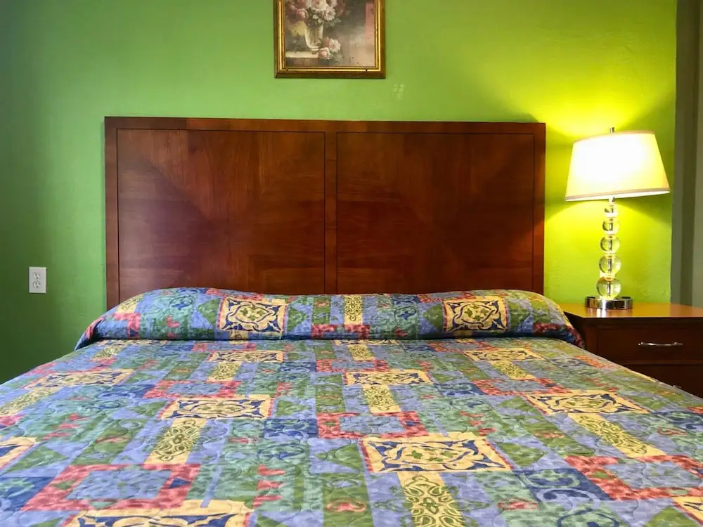 La PETITE ROUGE MOTEL