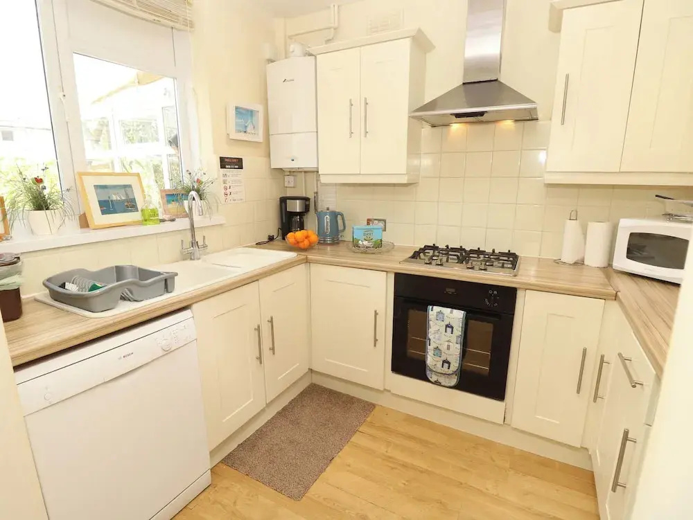 32 Cranleigh Close