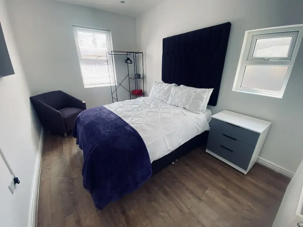 Inviting 5-bed House in Manchester