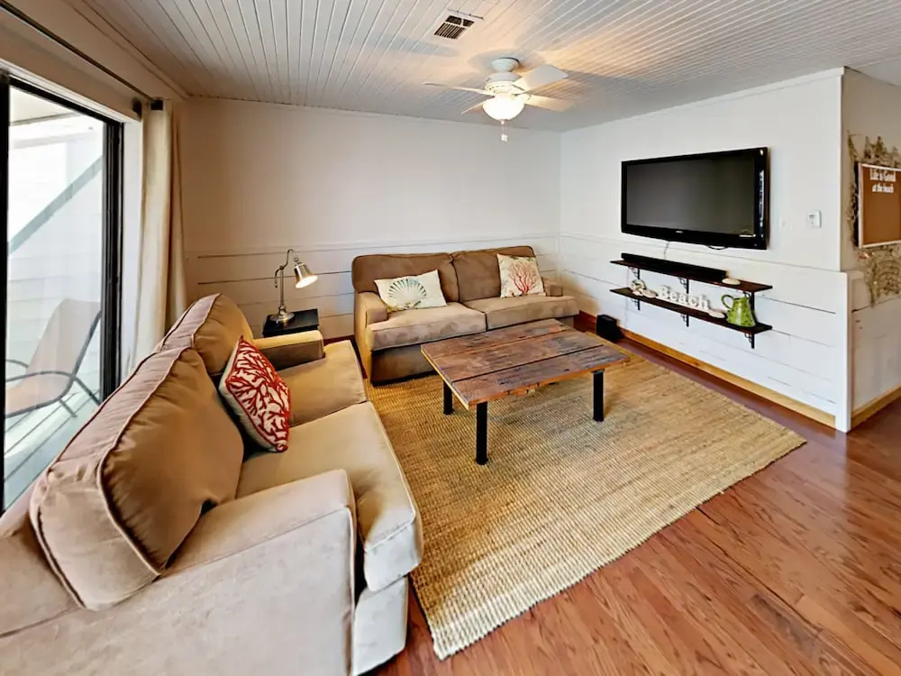 554 E Beach Blvd Townhouse Unit 6 2 Bedrooms 2 Bathrooms Townhouse