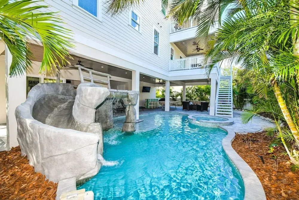 Atlantis Beach House by AMI Locals