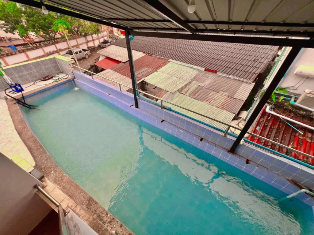 Easy go backpacker hostel