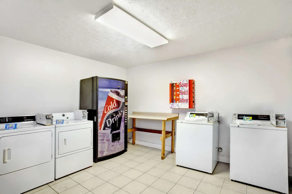 Super 8 by Wyndham Whites Creek/ Nashville NW Area