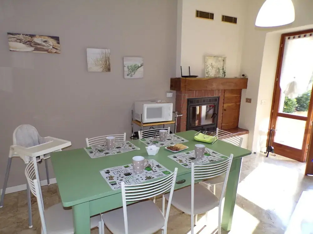 Quaint Holiday Home in Puegnago del Garda With Balcony